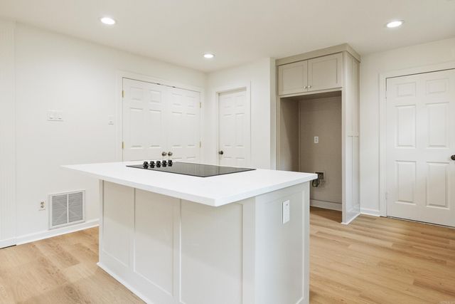 2711 Janet, Benton, AR 72015