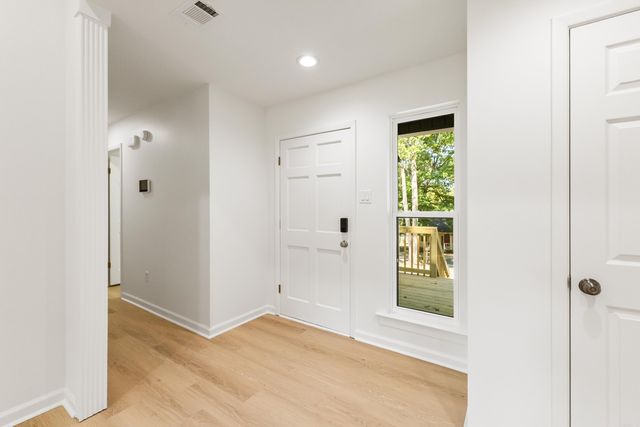 2711 Janet, Benton, AR 72015