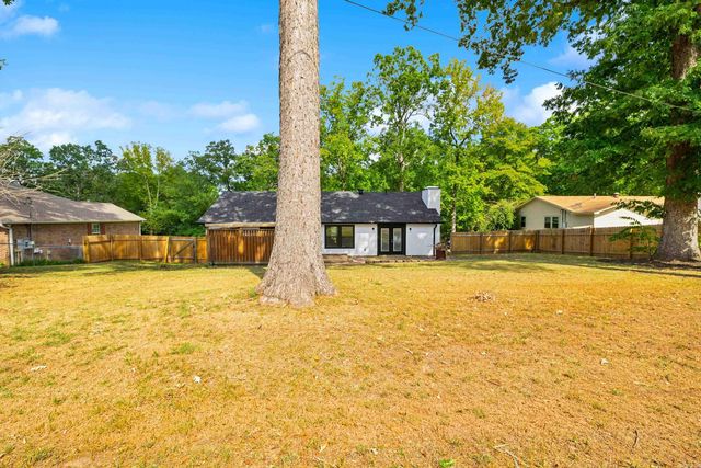 2711 Janet, Benton, AR 72015