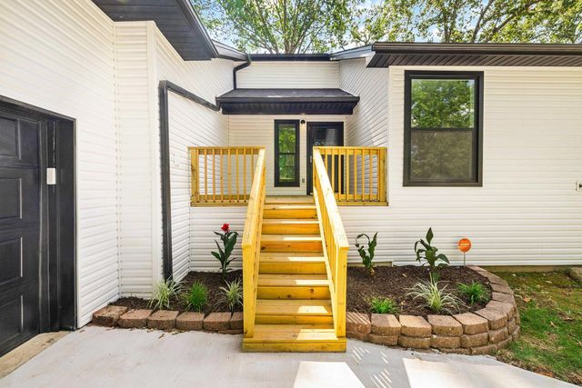 2711 Janet, Benton, AR 72015