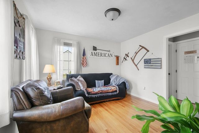 4 Brintnal Dr, Rutland, MA 01543