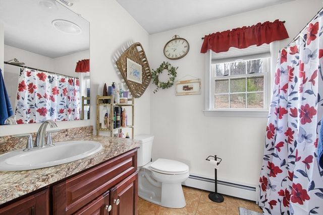 4 Brintnal Dr, Rutland, MA 01543