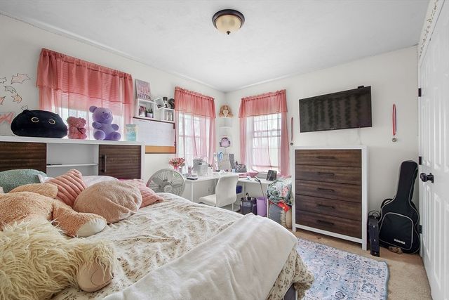 4 Brintnal Dr, Rutland, MA 01543