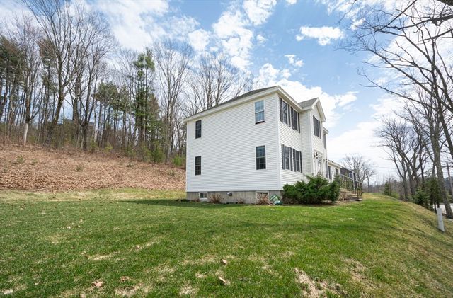 4 Brintnal Dr, Rutland, MA 01543