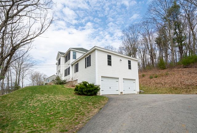 4 Brintnal Dr, Rutland, MA 01543