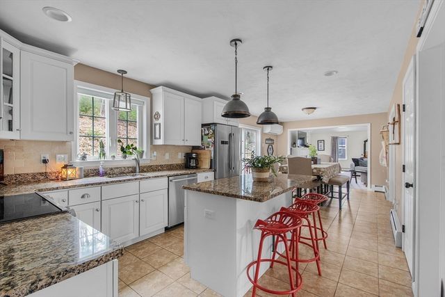 4 Brintnal Dr, Rutland, MA 01543