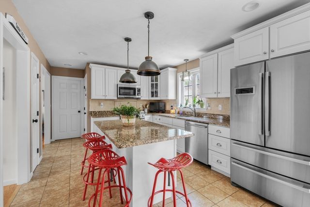 4 Brintnal Dr, Rutland, MA 01543