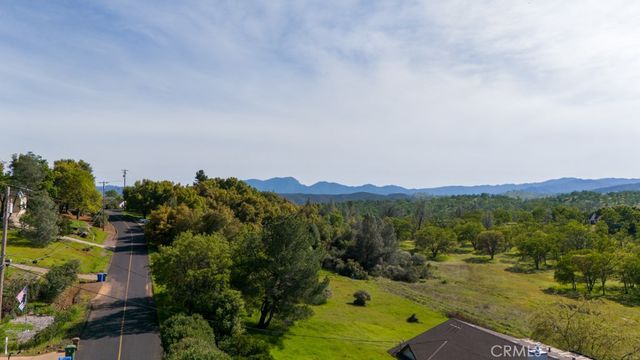 16366 Conestoga Road, Hidden Valley Lake, CA 95467