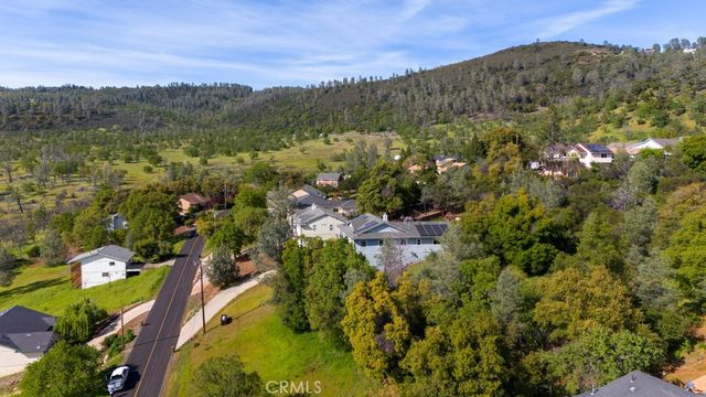 16366 Conestoga Road, Hidden Valley Lake, CA 95467