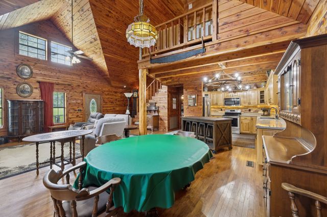 602 Gaither Hinson Rd, Waynesboro, TN 38485