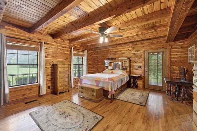 602 Gaither Hinson Rd, Waynesboro, TN 38485