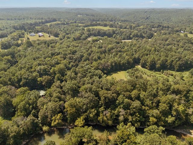602 Gaither Hinson Rd, Waynesboro, TN 38485