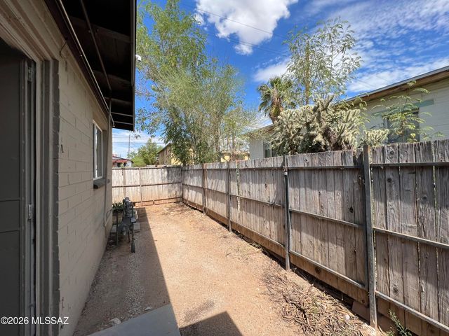 26 E Glenn Street, Tucson, AZ 85705