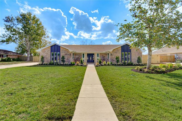 2609 Adams Street, Alvin, TX 77511