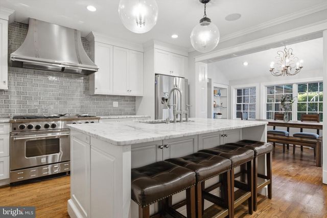 2 BELLEMORE RD, Baltimore, MD 21210