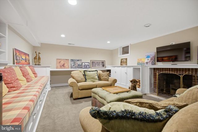 2 BELLEMORE RD, Baltimore, MD 21210