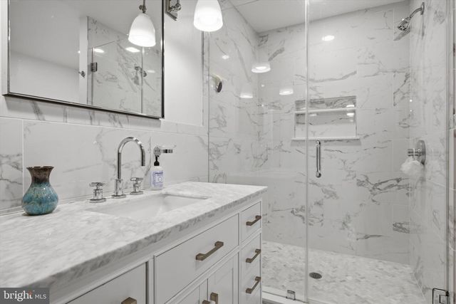 2 BELLEMORE RD, Baltimore, MD 21210