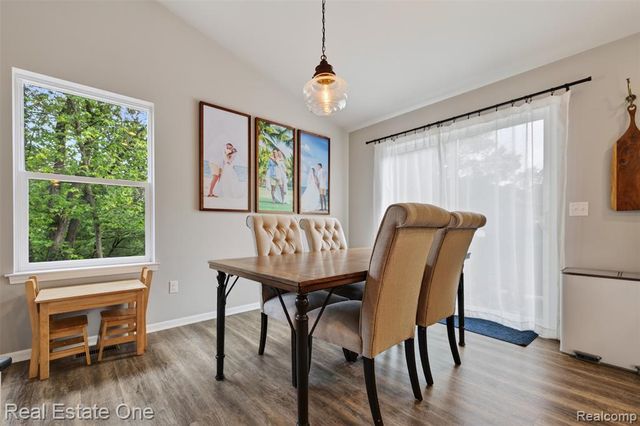 206 S Saint John Road, Highland, MI 48357