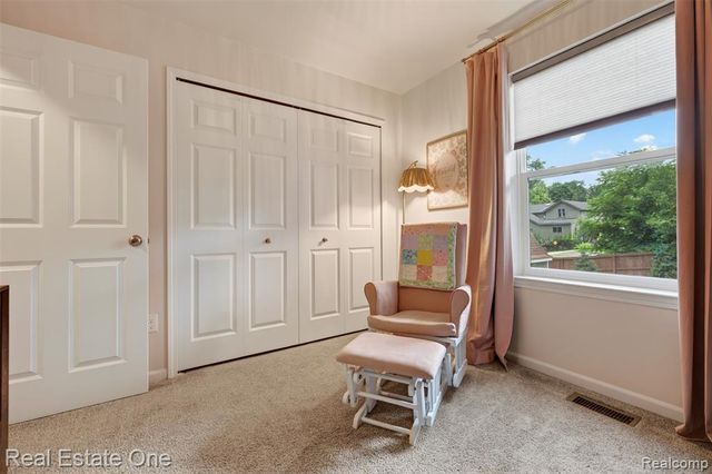 206 S Saint John Road, Highland, MI 48357