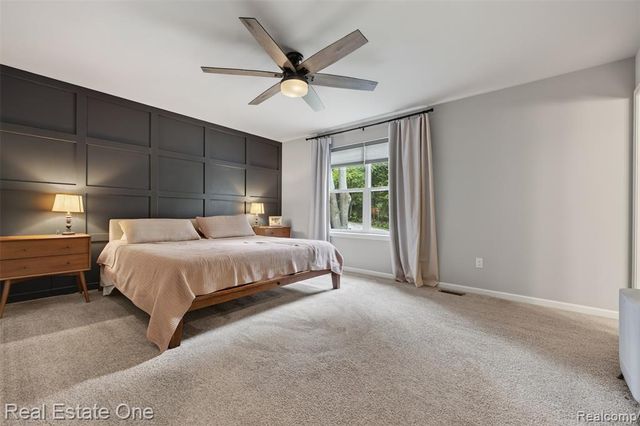 206 S Saint John Road, Highland, MI 48357