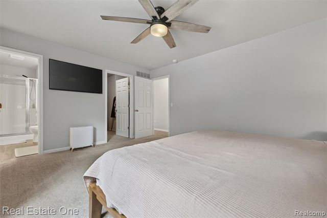 206 S Saint John Road, Highland, MI 48357