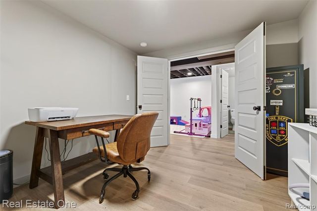 206 S Saint John Road, Highland, MI 48357