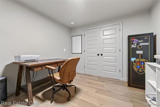 206 S Saint John Road, Highland, MI 48357