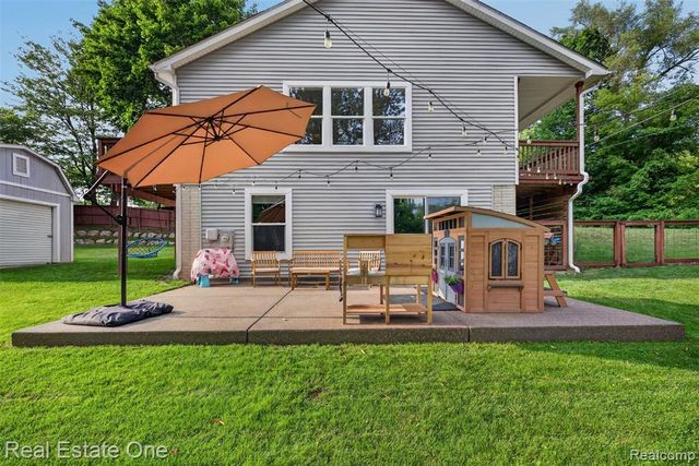 206 S Saint John Road, Highland, MI 48357