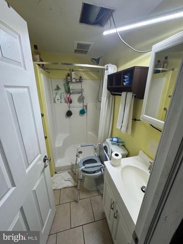 5 MONUMENT AVE, Hamilton, NJ 08619