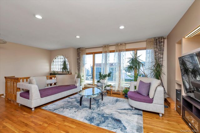 909 Gerry Avenue, Lido Beach, NY 11561