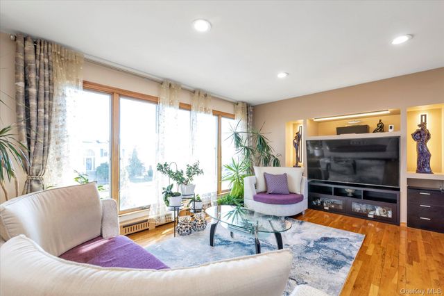 909 Gerry Avenue, Lido Beach, NY 11561