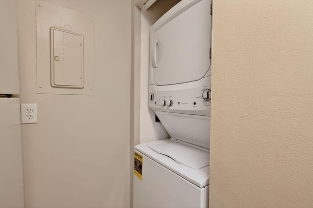 624 Sea Pine Way B3, Greenacres, FL 33415