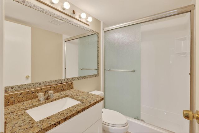 624 Sea Pine Way B3, Greenacres, FL 33415