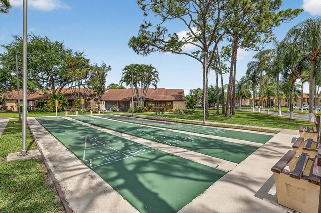 624 Sea Pine Way B3, Greenacres, FL 33415