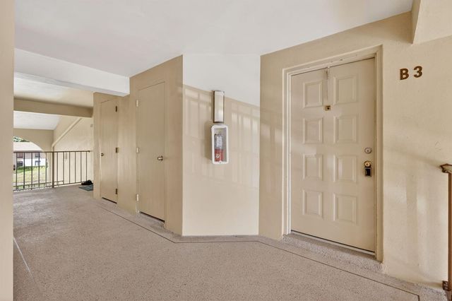 624 Sea Pine Way B3, Greenacres, FL 33415
