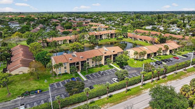 624 Sea Pine Way B3, Greenacres, FL 33415