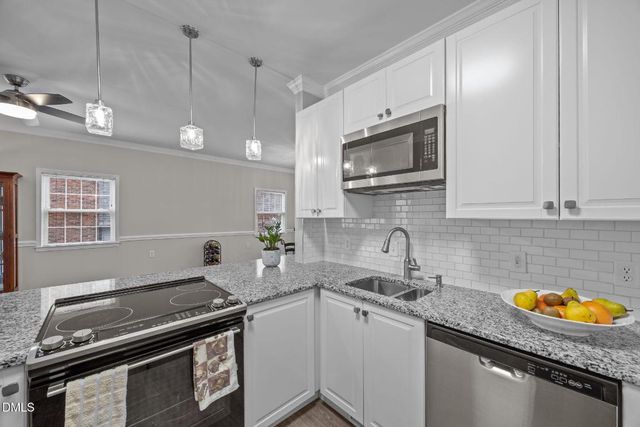 6 Willow Oak Street, Elon, NC 27244