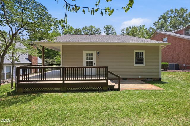 6 Willow Oak Street, Elon, NC 27244