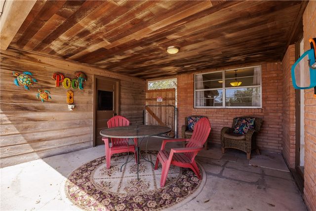 2021 Buckeye Dr, Ingleside, TX 78362