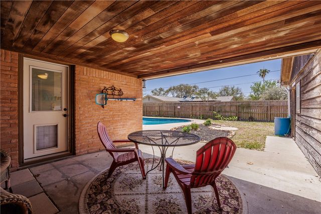 2021 Buckeye Dr, Ingleside, TX 78362