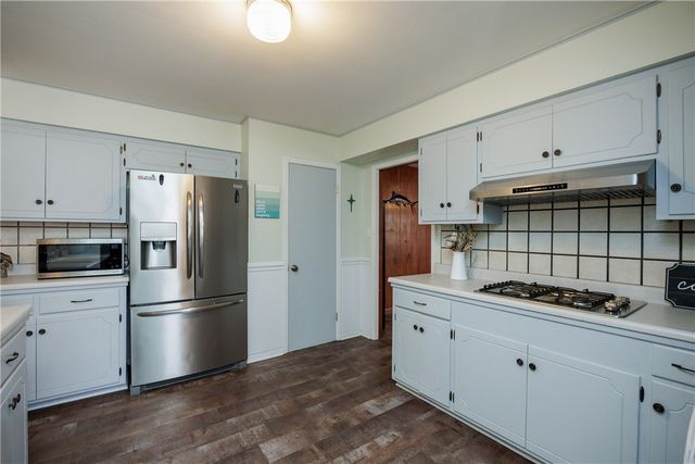 2021 Buckeye Dr, Ingleside, TX 78362