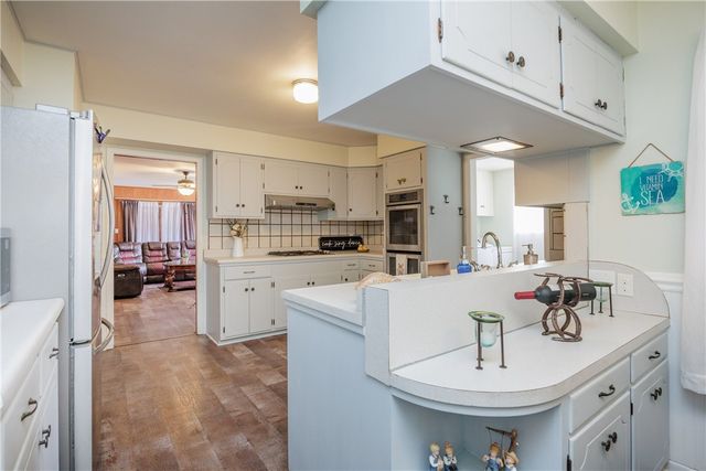 2021 Buckeye Dr, Ingleside, TX 78362