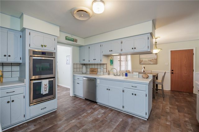 2021 Buckeye Dr, Ingleside, TX 78362