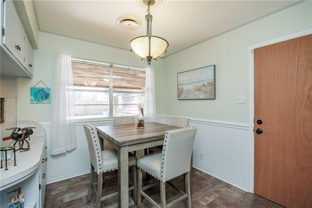 2021 Buckeye Dr, Ingleside, TX 78362