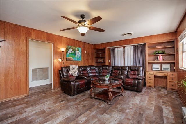 2021 Buckeye Dr, Ingleside, TX 78362