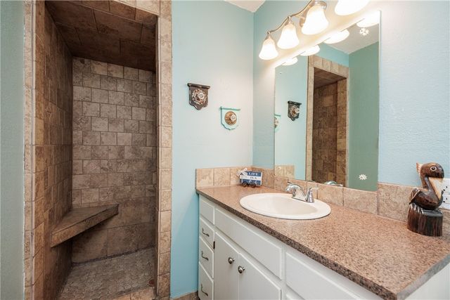 2021 Buckeye Dr, Ingleside, TX 78362