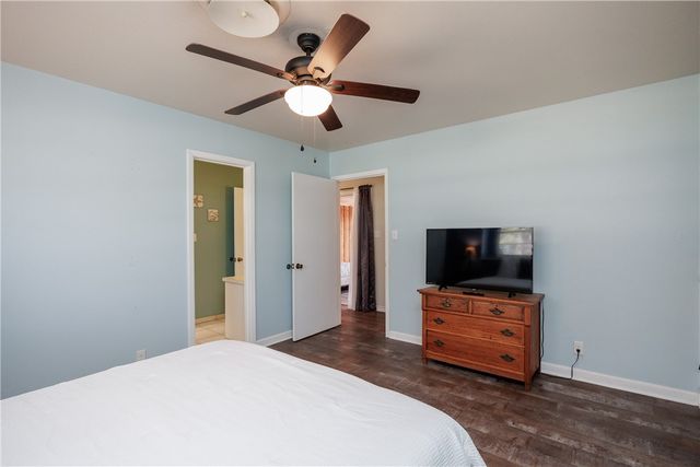 2021 Buckeye Dr, Ingleside, TX 78362