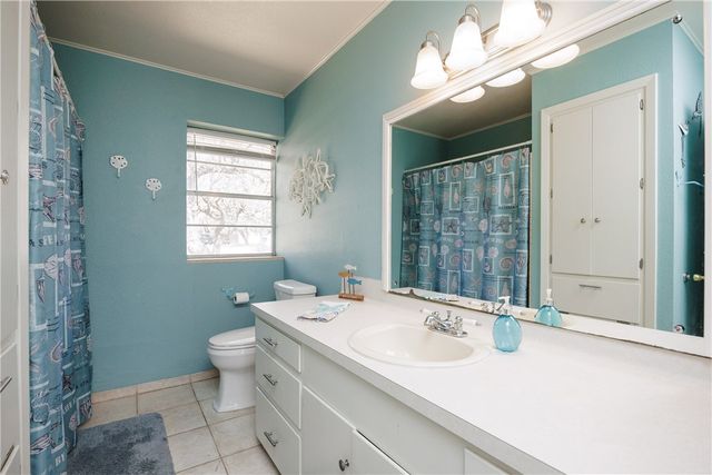 2021 Buckeye Dr, Ingleside, TX 78362