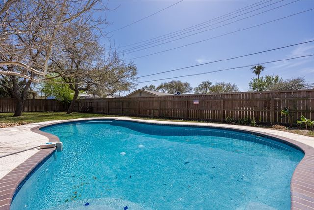 2021 Buckeye Dr, Ingleside, TX 78362