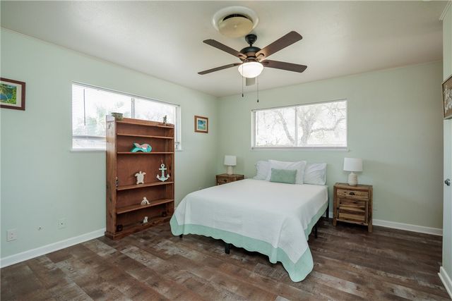 2021 Buckeye Dr, Ingleside, TX 78362